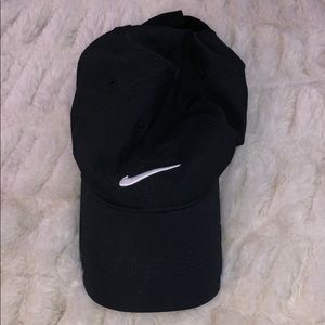 black nike golf hat